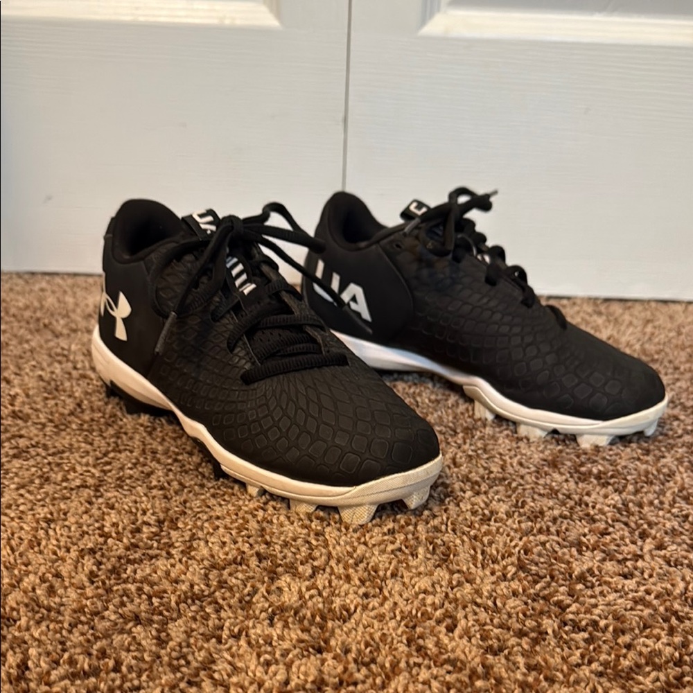 Under Armour Black Cleats